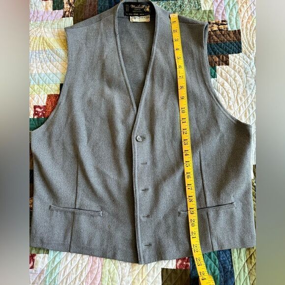 Vintage Parisian 100% Wool Vest - Picture 6 of 6